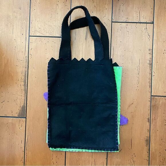 Lot of 4 Target Black Felt/Fabric Halloween Trick or Treat Bags w/Purple Bat. - Picture 3 of 9